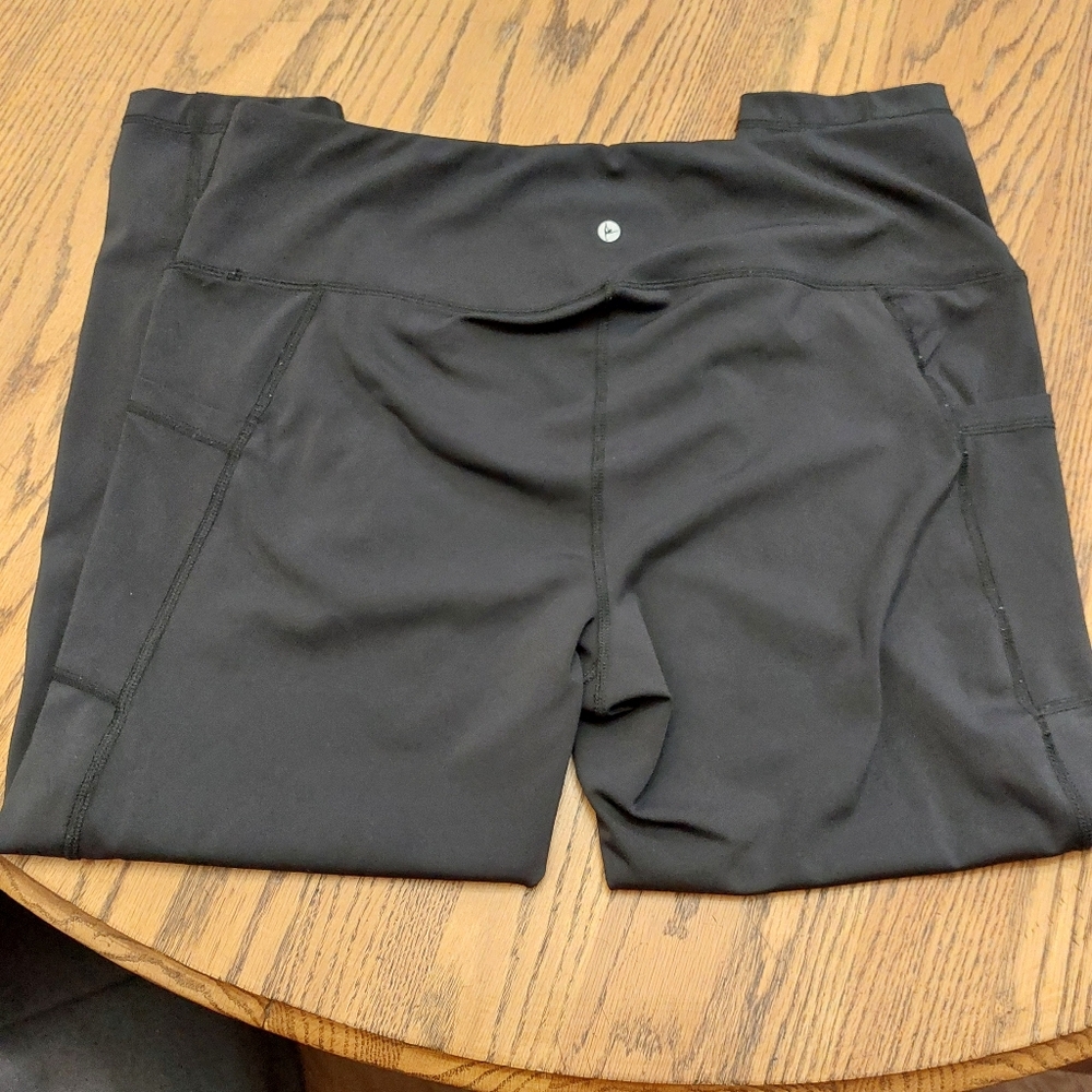 Women's athleisure leggings